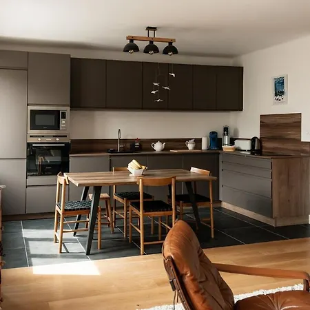 Light-Filled And Quiet Apartment Annecy